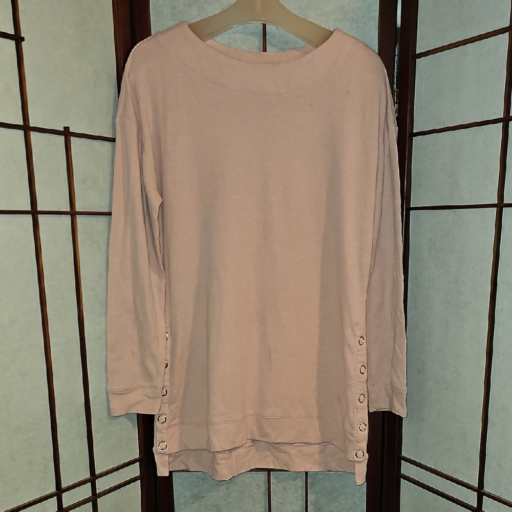 Women's Light Pink Long Sleeve Button-Side Top